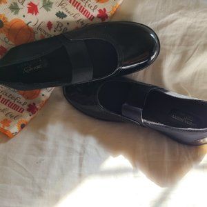 Laura Scott by I (HEART) Comfort Flats
